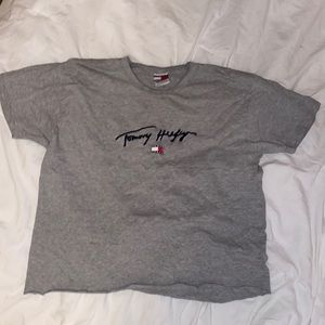 Tommy Hilfiger, fits a medium